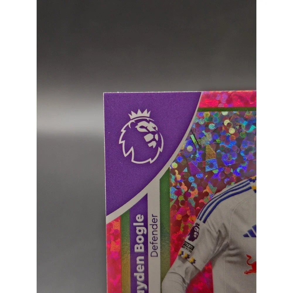 2025 Topps Jayden Bogle 329 Pink Mini-Diamond /399 Leeds United Soccer Card